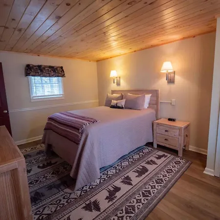 The Snowshoe Lodge Lake Placid Exterior photo