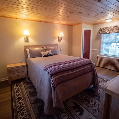 The Snowshoe Lodge Lake Placid Exterior photo